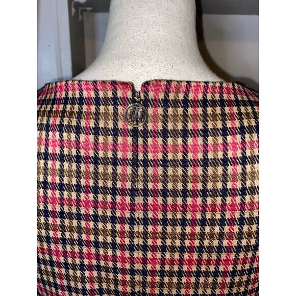 Tommy Hilfiger EUC size 2 Crewneck Short Sleeves Pull On Zip Back Shift Dress - Picture 8 of 12